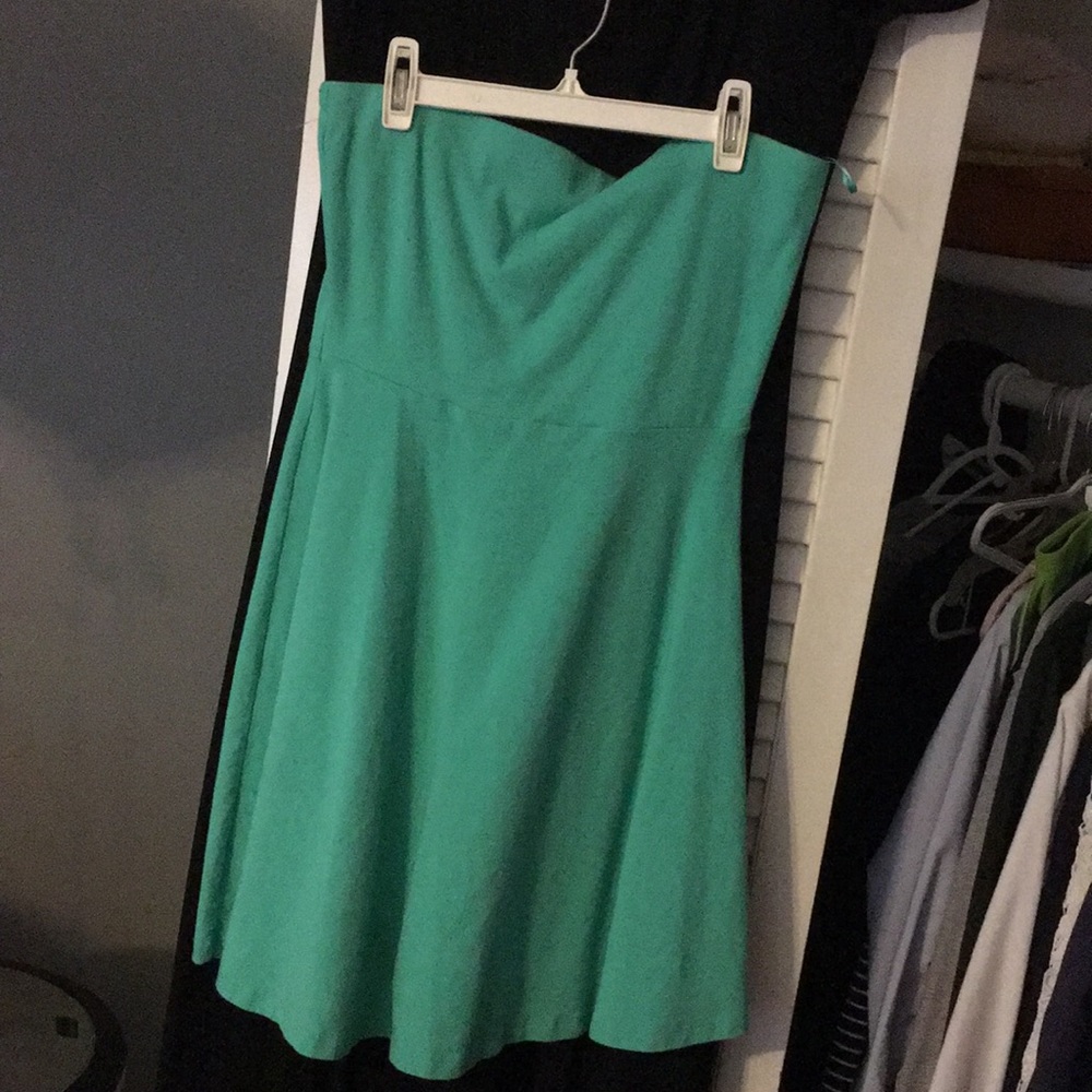 Green strapless dress